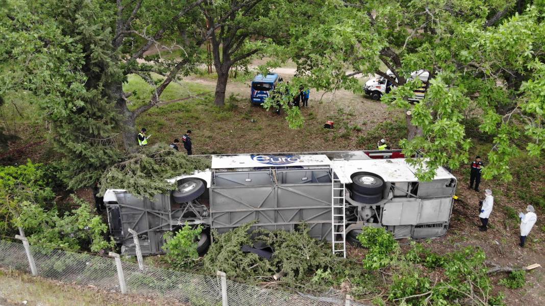 Kırklareli'nde yolcu otobüsü devrildi: 11 yaralı 15